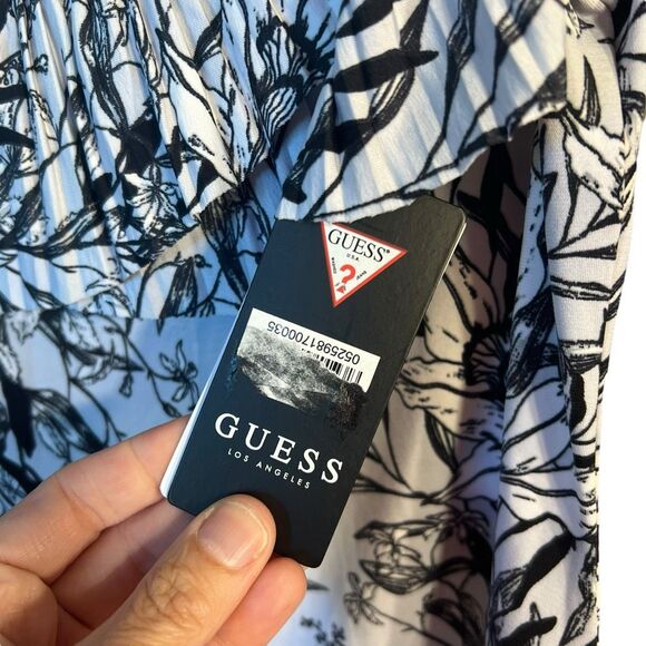 Guess Off The Shoulder Amy Bodysuit Size XL Bouquet Frost Snap Button White Blac - Picture 6 of 9